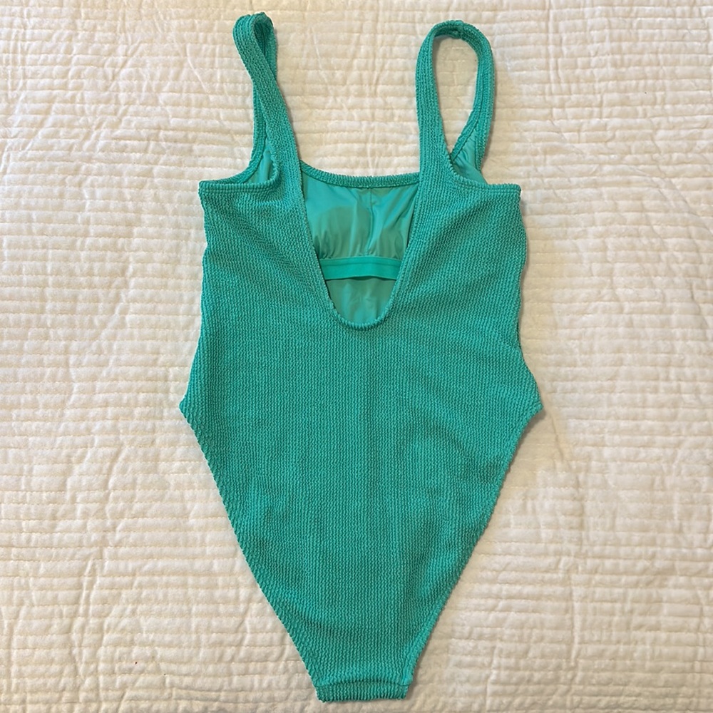 Target One piece swim - Picture 2 of 3